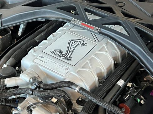 Used 2022 Ford Mustang Shelby GT500 w/ Carbon Fiber Track Pack image 37