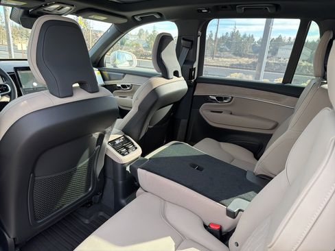 New 2026 Volvo XC90 T8 Plus w/ Protection Package Premier image 18