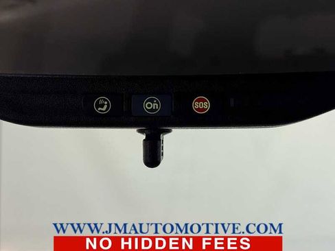 Used 2017 Chevrolet Traverse LT image 34