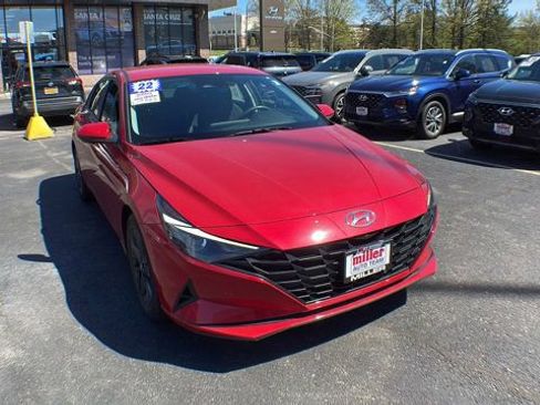 Used 2022 Hyundai Elantra SEL w/ Preferred Accessory Package image 5