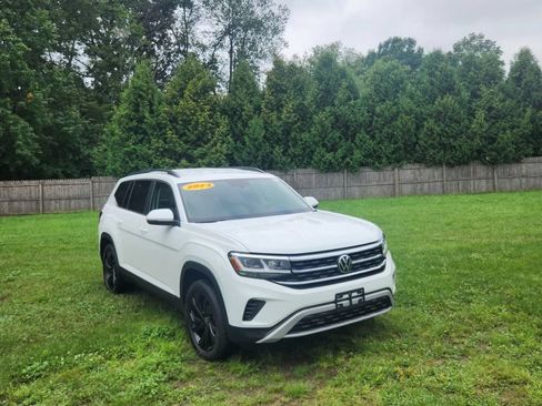 Used 2023 Volkswagen Atlas SE w/ Black Wheel Package AWD/4WD image 1