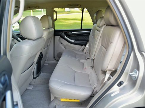 Used 2004 Toyota 4Runner Limited AWD/4WD image 39