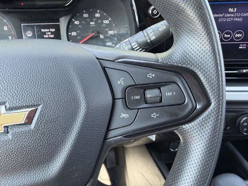 Used 2024 Chevrolet Trax LS w/ LS Convenience Package FWD image 25