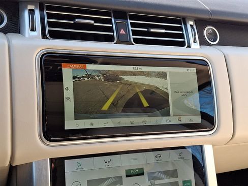 Used 2022 Land Rover Range Rover P525 Westminster Edition image 17