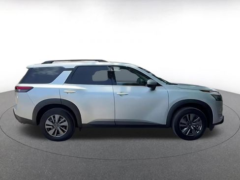 Used 2025 Nissan Pathfinder SV FWD image 16
