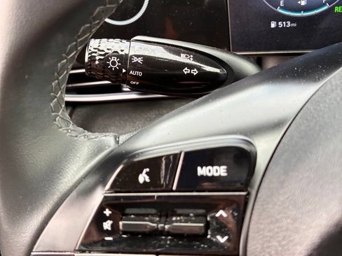 Used 2025 Hyundai Elantra SEL FWD image 29