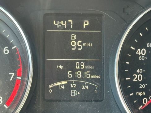 Used 2015 Volkswagen Jetta SE FWD image 9