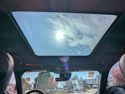 Certified 2025 Jeep Grand Cherokee Limited w/ Black Appearance Package image 13