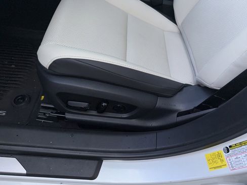 Used 2025 Lexus ES 350 w/ Premium Package FWD image 12