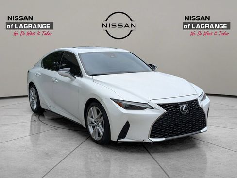 Used 2023 Lexus IS 300 w/ Comfort Package RWD image 3