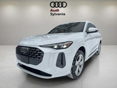 Certified 2025 Audi Q5 Premium Plus w/ Premium Plus image 3