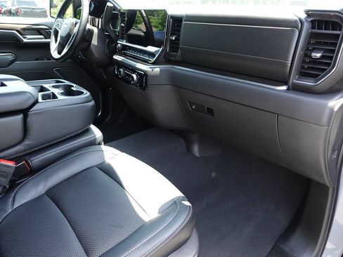 Used 2024 Chevrolet Silverado 1500 LT AWD/4WD image 34