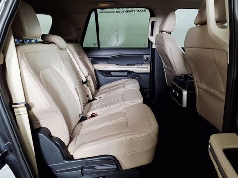 Used 2024 Ford Expedition Max Limited image 11