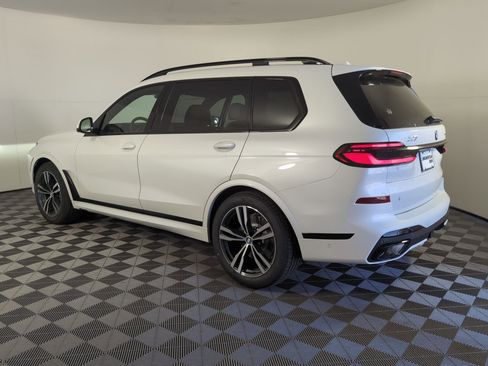 New 2026 BMW X7 xDrive40i w/ Executive Package image 3