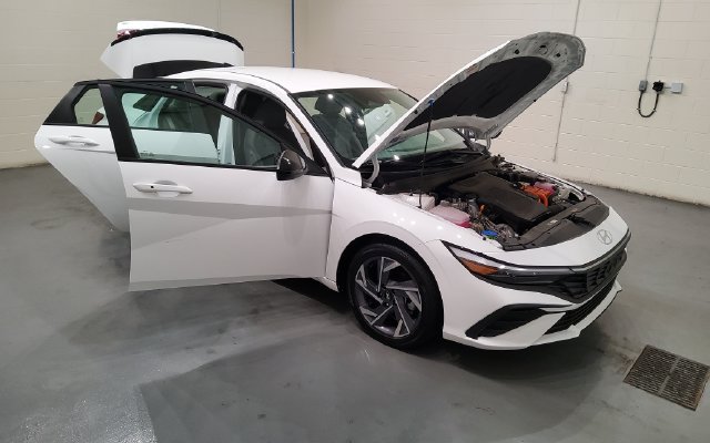 Used 2025 Hyundai Elantra SEL FWD image 12