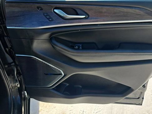 Used 2022 Jeep Grand Cherokee L Overland w/ Luxury Tech Group IV image 28