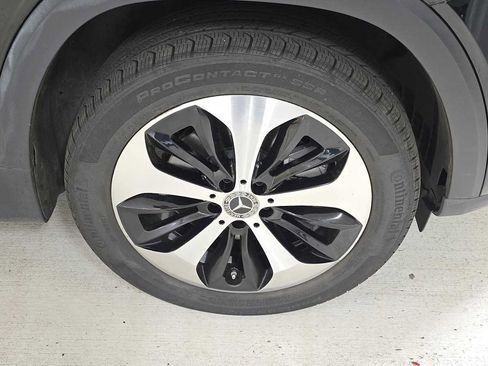 Used 2025 Mercedes-Benz GLB 250 4MATIC image 9