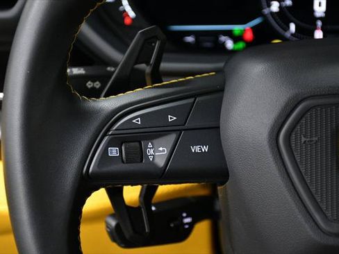 Used 2025 Lamborghini Urus SE AWD/4WD image 48