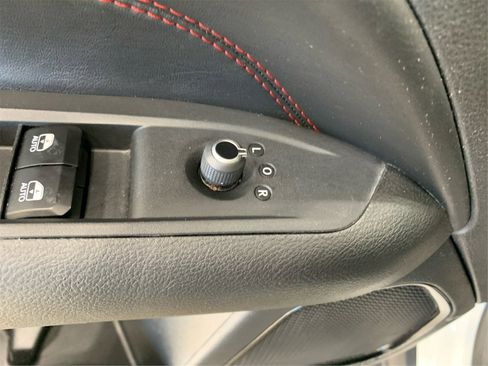 Used 2023 Jeep Compass Trailhawk image 29