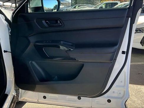 Certified 2024 Nissan Pathfinder SV image 21