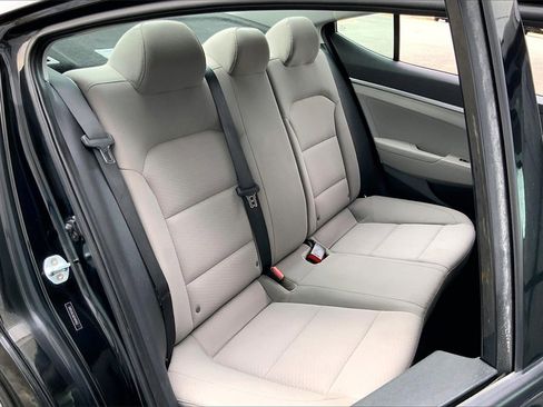 Used 2019 Hyundai Elantra SE image 6