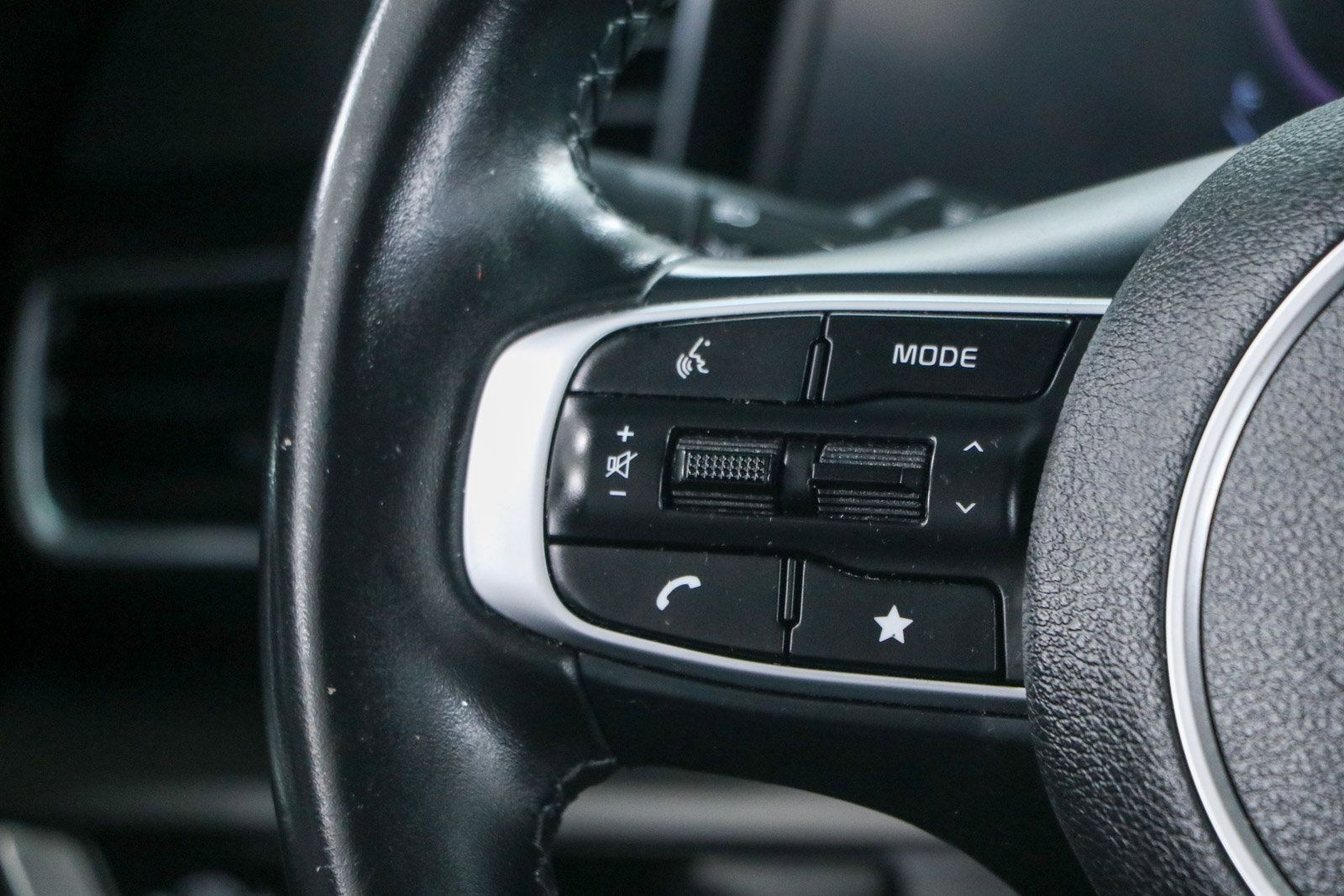 Used 2023 Kia Sportage EX FWD image 13