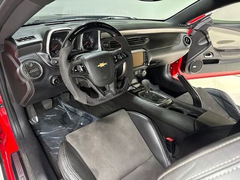 Used 2014 Chevrolet Camaro SS w/ SS Performance Package RWD image 16