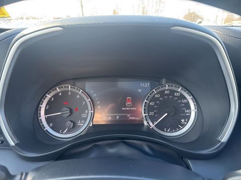 Used 2023 Toyota Highlander L image 28