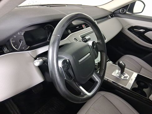 Used 2020 Land Rover Range Rover Evoque S image 4