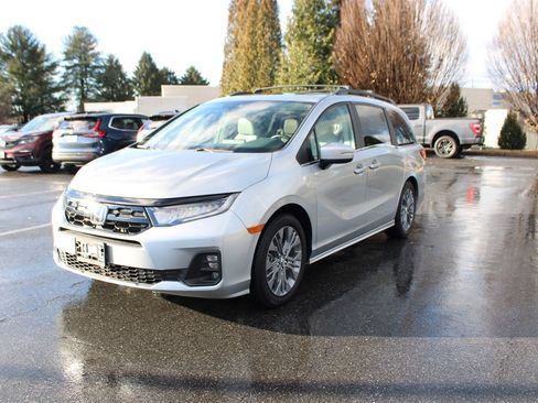 Certified 2025 Honda Odyssey Touring image 5