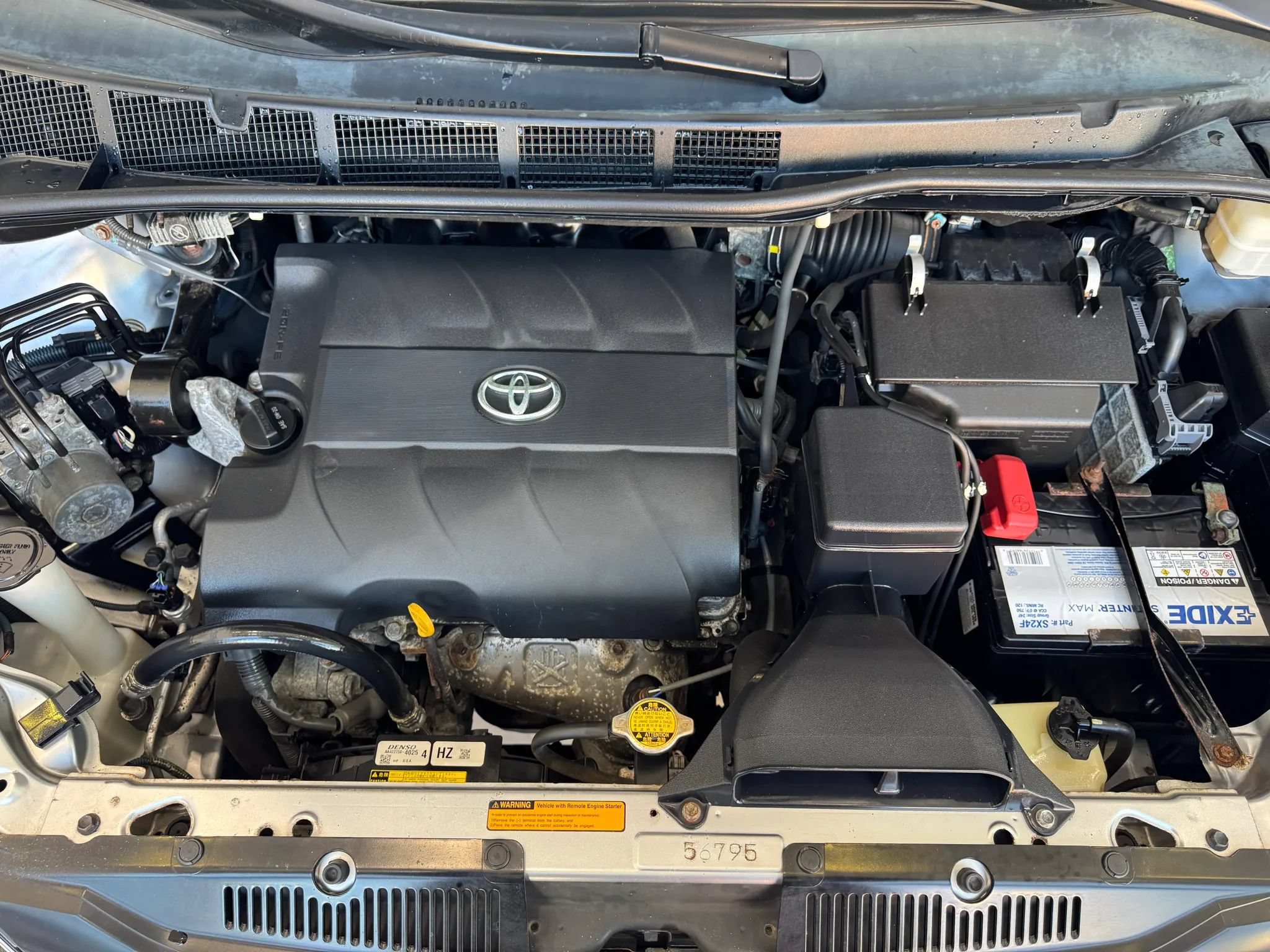 Used 2012 Toyota Sienna LE FWD image 33
