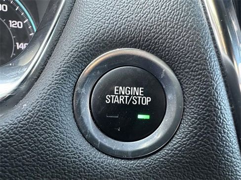 Certified 2023 Chevrolet Traverse LT w/ Rear Camera Mirror Package image 31