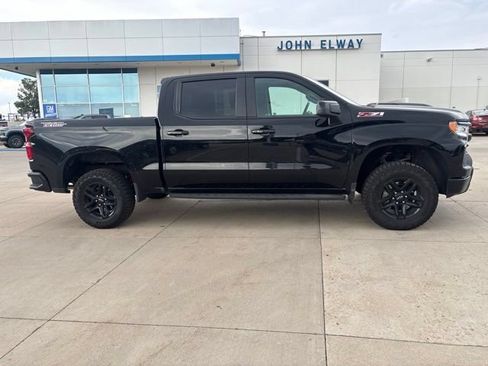 Used 2024 Chevrolet Silverado 1500 LT Trail Boss w/ Convenience Package II AWD/4WD image 4