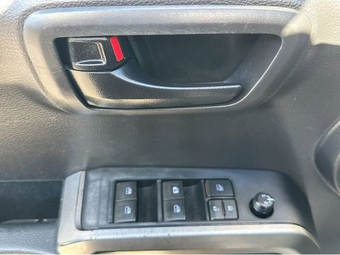 Used 2022 Toyota Tacoma SR5 image 28