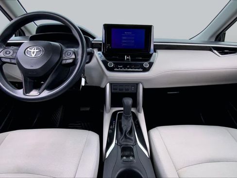 Used 2024 Toyota Corolla Cross L FWD image 15