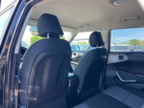 Used 2020 Kia Soul LX FWD image 9