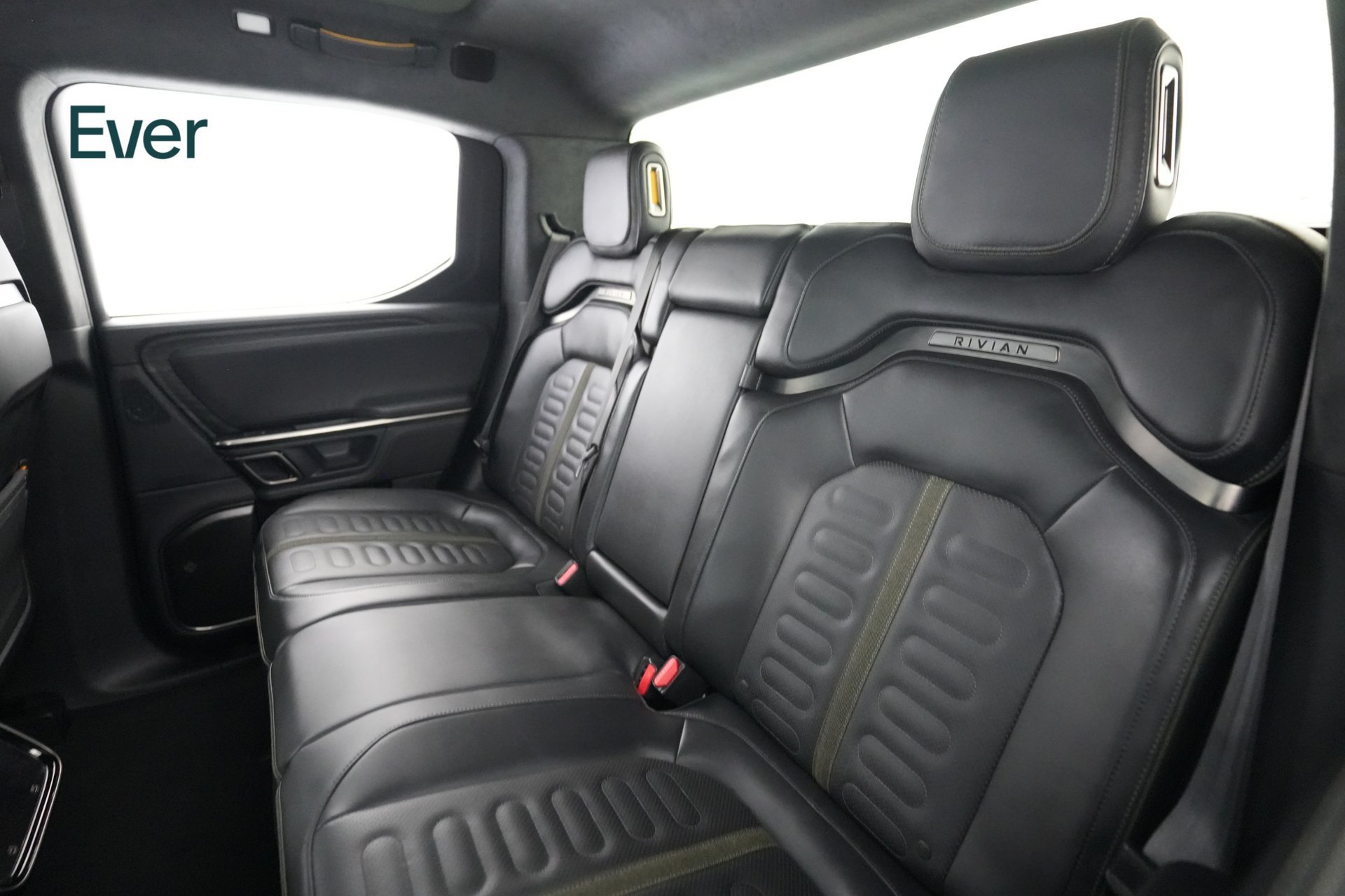 Used 2024 Rivian R1T Adventure Dual AWD/4WD image 24