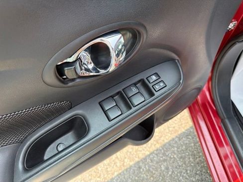 Used 2019 Nissan Versa SV FWD image 12