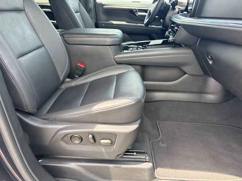 Used 2025 Chevrolet Tahoe Z71 AWD/4WD image 14