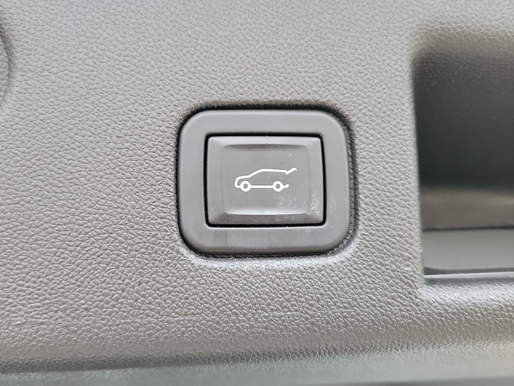 Used 2024 Chevrolet Equinox LT w/ LPO, Cargo Package FWD image 34