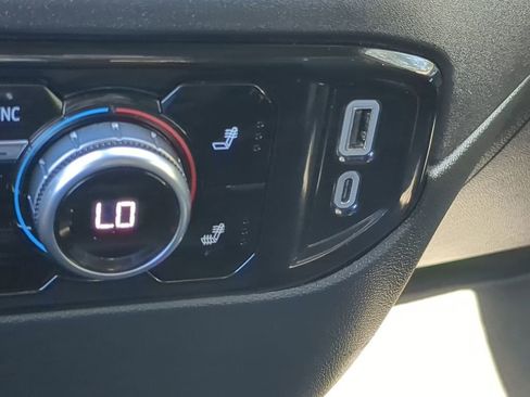 Used 2024 GMC Sierra 1500 SLT image 21