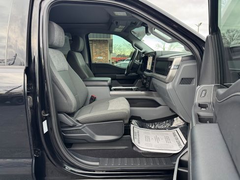 Used 2023 Ford F350 XLT w/ XLT Premium Package image 16