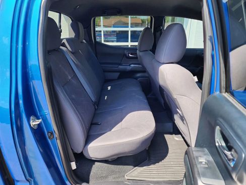 Used 2016 Toyota Tacoma TRD Sport w/ Towing Package AWD/4WD image 12