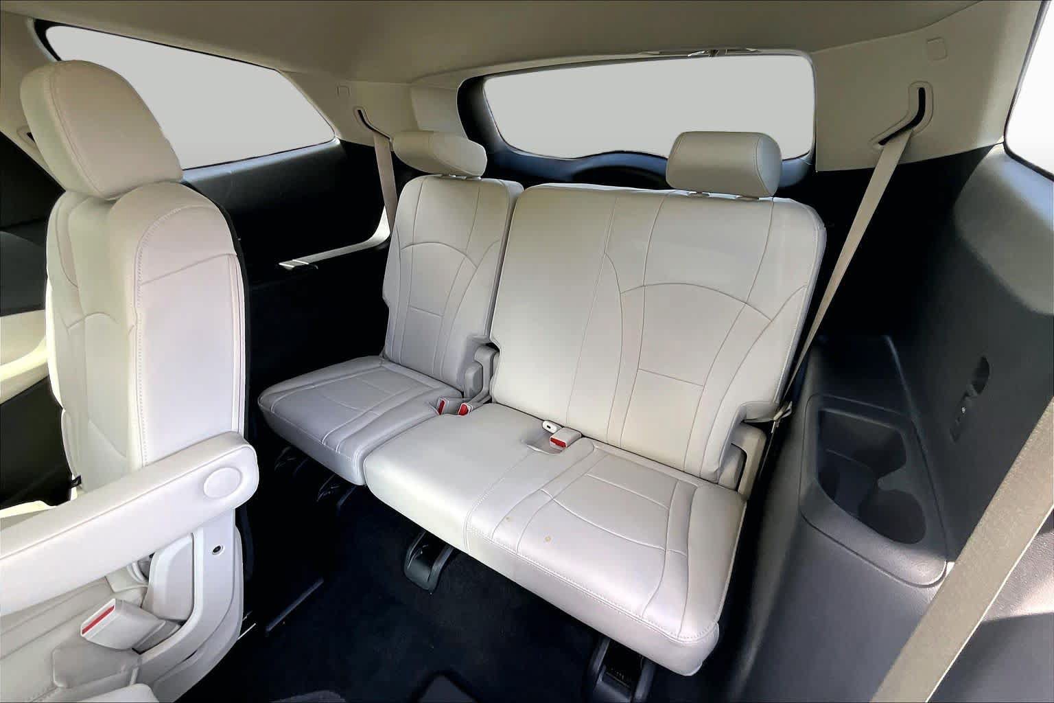 Used 2024 Buick Enclave Essence FWD image 38