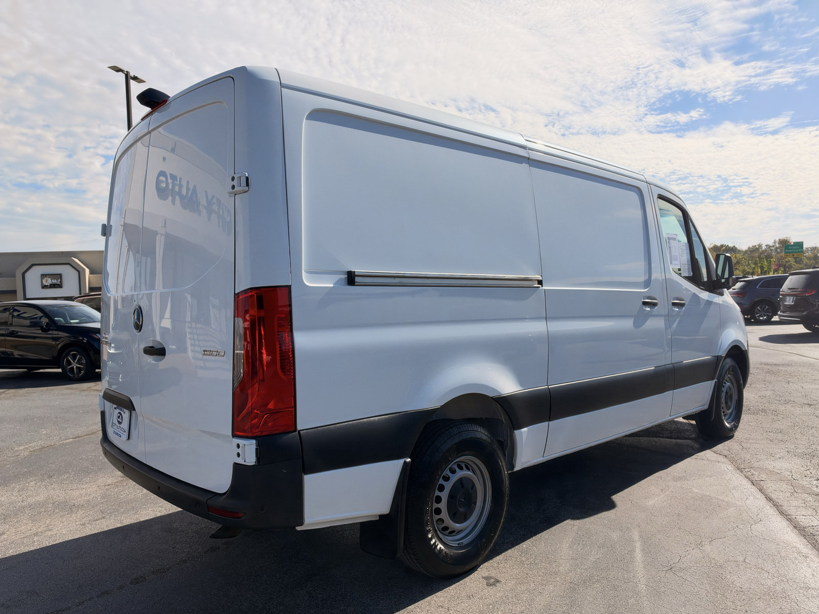 Used 2022 Mercedes-Benz Sprinter 1500 image 7