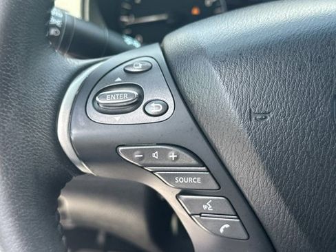 Used 2015 Nissan Pathfinder Platinum FWD image 28