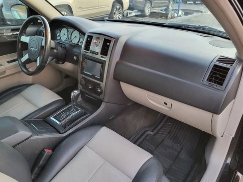Used 2005 Chrysler 300 Touring image 14
