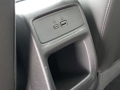 Used 2025 Chevrolet Trax LT w/ LT Convenience Package image 34