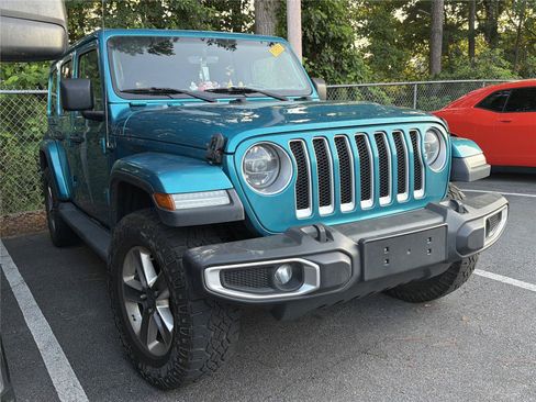 Used 2020 Jeep Wrangler Unlimited Sahara w/ Dual Top Group AWD/4WD image 3