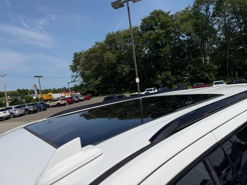 Used 2021 GMC Yukon AT4 w/ AT4 Premium Plus Package AWD/4WD image 7